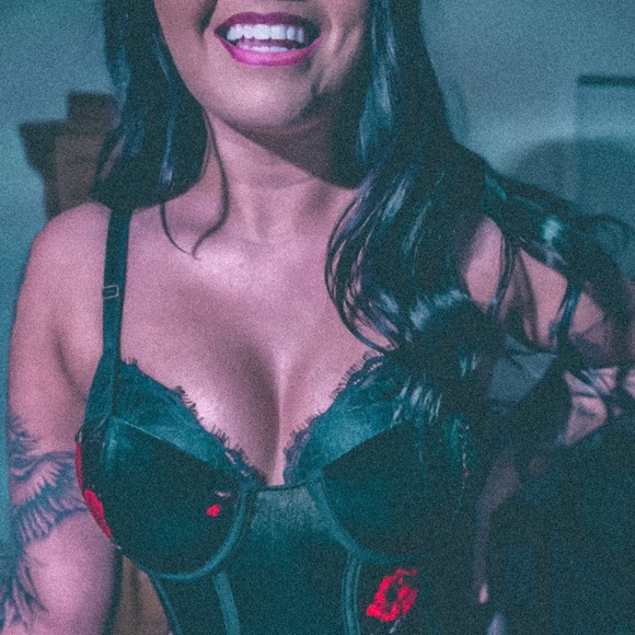 Meet your Posher, Ashley - Picture 6 of 9